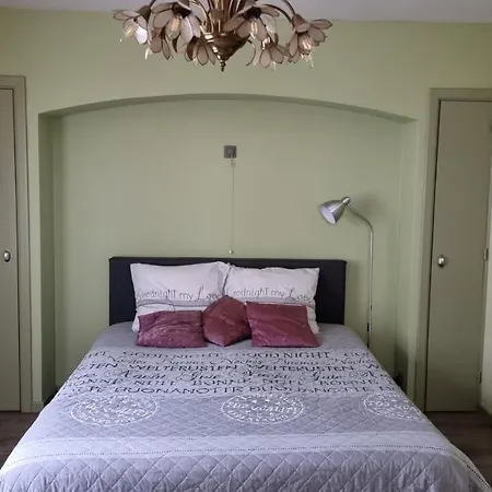 Fernadine Bed & Breakfast 2*